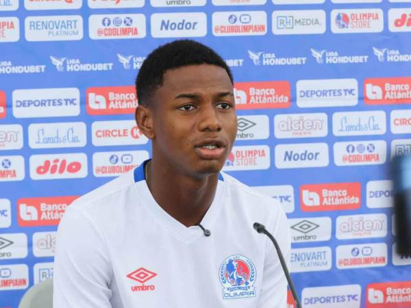 Julián Martínez en conferencia de prensa antes del juego ante Motagua este sábado.