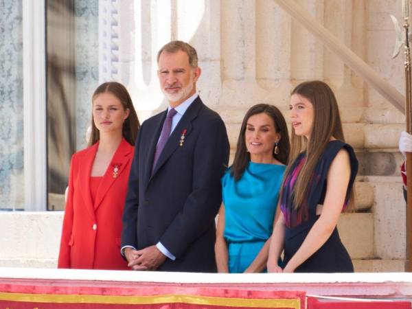 La familia real española, encabezada por la dinastía Borbón, ha atravesado en la última década una serie de controversias que han puesto a prueba la estabilidad y credibilidad de la institución monárquica.