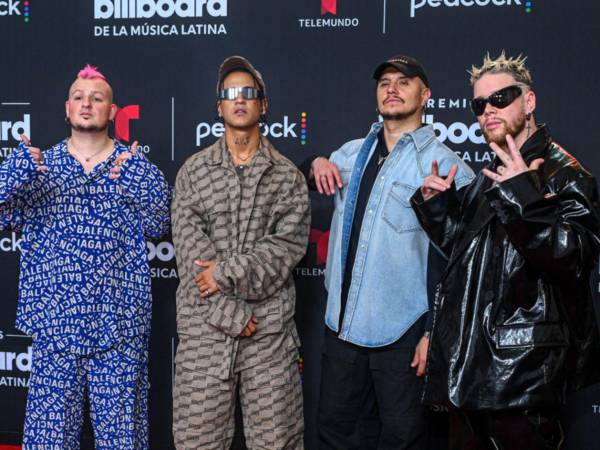 Foto de archivo de los integrantes del grupo de pop colombiano Piso 21.