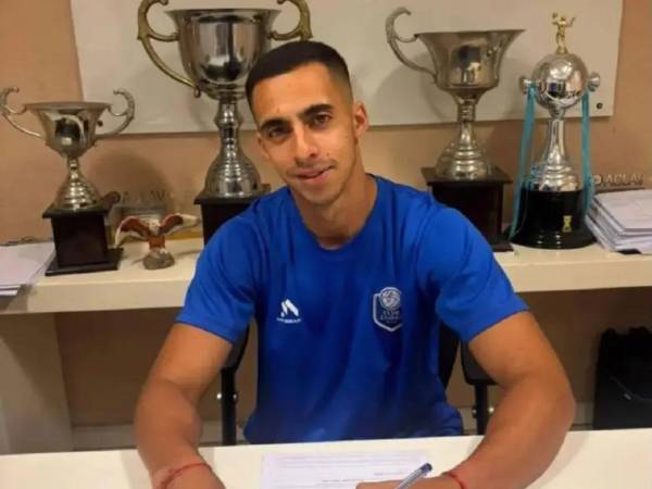 El delantero uruguayo arribará al país este fin de semana para incorporarse al club en los próximos días.