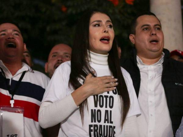 Iroshka Elvir es diputada del Partido Liberal por el Distrito Central.