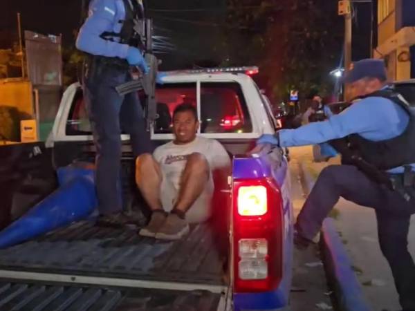 Los vecinos presenciaron parte de lo ocurrido y dieron aviso inmediato a las autoridades.