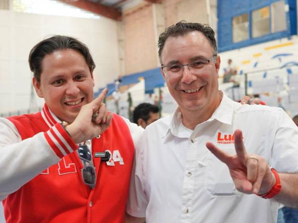 Luis Zelaya votó luego de varias horas de espera.