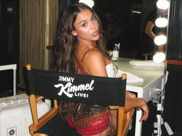 Danna compartió en redes sociales varias imágenes en el camerino de Jimmy Kimmel Live!.