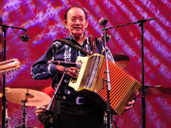 Muere Leonardo 'Flaco' Jiménez, pionero de la música tejana.