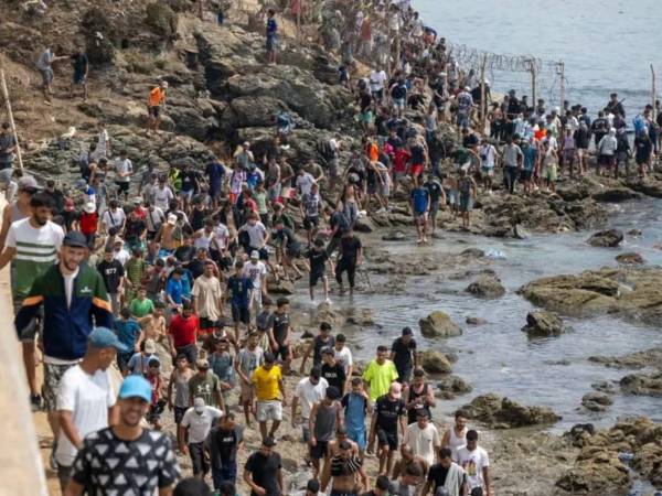 Crece la lista de personas buscadas tras la entrada masiva a Ceuta.