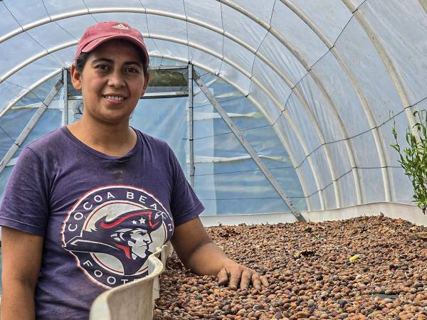 Esta tecnología abre camino para que las mujeres y jóvenes sean motores de la transformación.