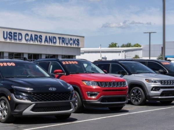 La firma Goldman eleva a entre 5.000 y 15.000 dólares la subida de precios que sufrirán los vehículos importados.