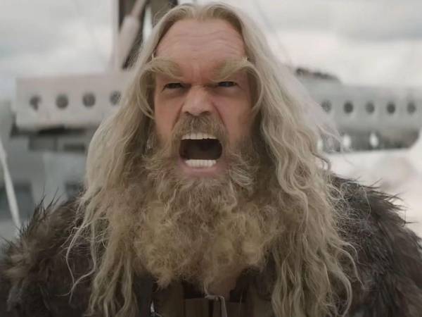 Tyler Mane, reconocido por dar vida al temible Sabretooth en la película X-Men, compartió una noticia que conmovió a sus seguidores alrededor del mundo. El actor canadiense reveló públicamente que fue diagnosticado con cáncer de mama y que ya inició un tratamiento de quimioterapia para combatir la enfermedad.