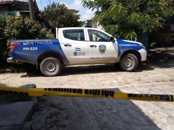 Aumentan las víctimas que habrían consumido alcohol adulterado en Atlántida, según testimonios de los pobladores de Toloa Adentro.