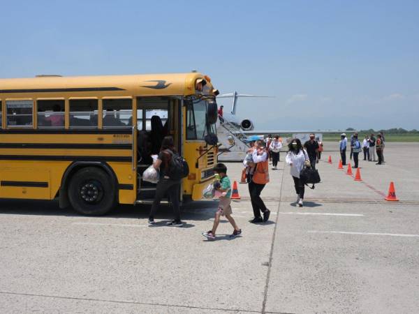 Los hondureños, aunque en menor cantidad que en la década pasada, siguen emigrando pese a los riesgos que corren durante la travesía y a las deportaciones de las cuales son objeto una vez que entran a Estados Unidos y son detenidos por las autoridades migratorias.