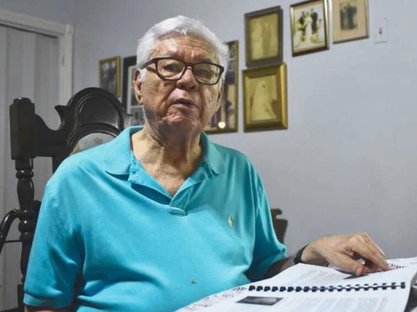 Roberto Elvir Zelaya, arquitecto paisajista, gestor cultural y escritor.