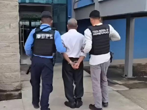 El imputado enfrenta cargos por el delito de otras agresiones sexuales agravadas.