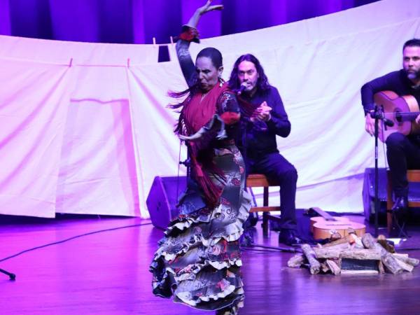 La Embajada de España en Honduras, mediante el embajador Diego Nuño García, realizó un evento artístico y social para celebrar la Fiesta Nacional de España 2025.