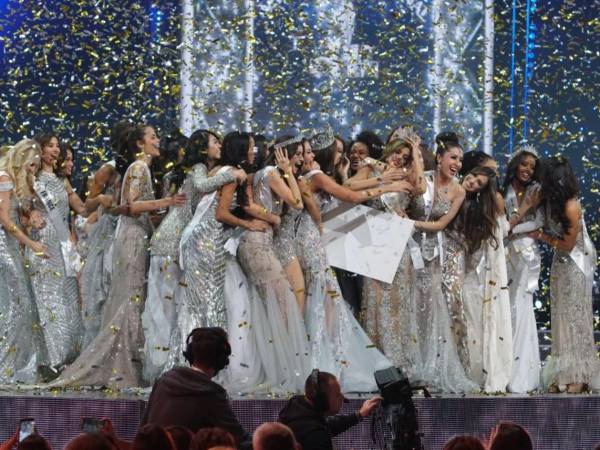 La edición número 75 de Miss Universo enfrenta una inesperada baja a poco más de un mes de la final, luego de que una de las representantes anunciara su renuncia al título nacional y confirmara que no participará en la competencia internacional.