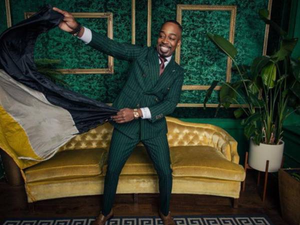 Ilbert Sánchez fusiona talento, pasión, elegancia y celebración en sus cotizadas prendas de vestir. Su empresa Fedú es reconocida por vestir a estrellas del entretenimiento.