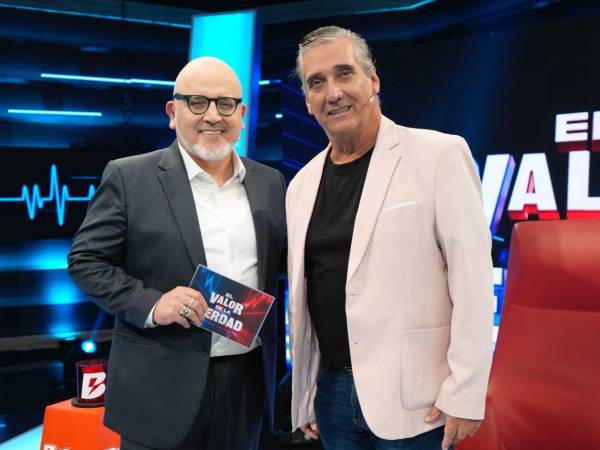 El presentador peruano Beto Ortiz durante su entrevista con Guillermo Dávila.