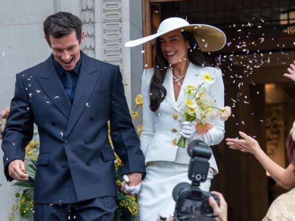 Dua Lipa y Callum Turner ya son esposos.