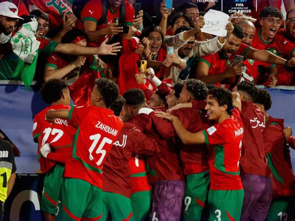 Jugadores de Marruecos celebrando.