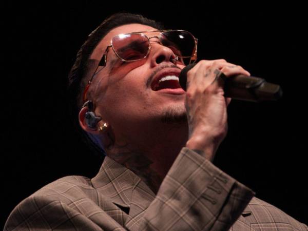 Fotografía de archivo donde aparece el cantante Rauw Alejandro durante un concierto en San Juan (Puerto Rico).