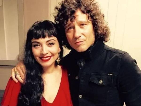 Imagen de archivo de Mon Laferte y Bunbury.