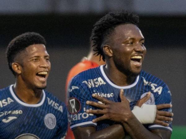 Carlos Mejía marcó un golazo siendo el primero de los goles en el triunfo del Motagua.