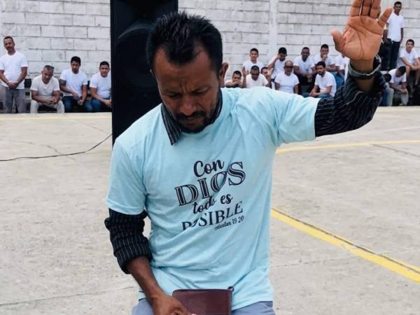 El departamento de Olancho se encuentra consternado tras la muerte violenta de Malcon Oduber Hernández, de 46 años, reconocido exfutbolista que tuvo participación en la Liga Nacional de Honduras y quien, tras su retiro de las canchas, dedicó buena parte de su vida al trabajo religioso y al comercio.