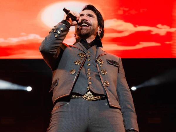 El cantante Alejandro Fernández asumió una de las responsabilidades más relevantes del protocolo previo al encuentro entre México y Sudáfrica.