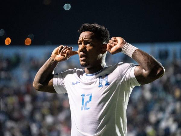 Romell Quioto celebrando con Honduras.