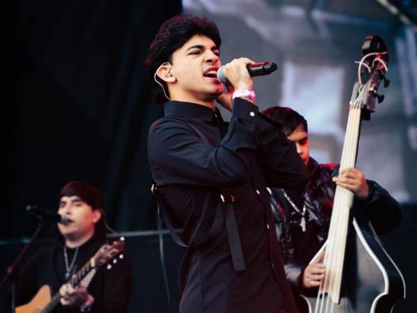 El cantautor Juan Freer se abre paso con fuerza dentro del regional mexicano, consolidándose como una de las figuras emergentes en el género de los corridos tumbados gracias a su estilo auténtico y letras cargadas de superación. El cantante estará presente en la Party de Verano 2026 en Tegucigalpa, Honduras, el 21 de marzo en el Estadio Chochi Sosa.