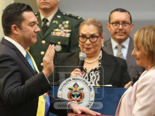 Juan Diego Zelaya fue juramentado como el nuevo alcalde del Distrito Central para el periodo 2026-2030.