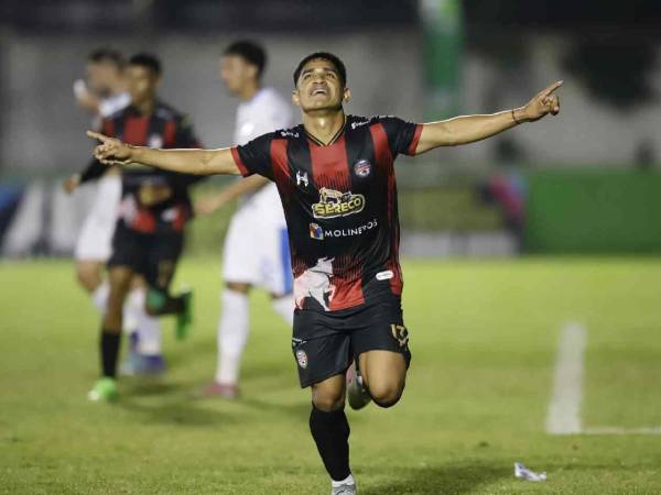 Choloma y Victoria se enfrentaron en un intenso duelo en el Rubén Deras.