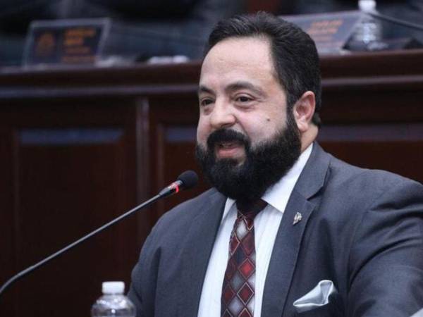 Luis Redondo, presidente del Congreso Nacional, dirigió la instalación de la comisón permanente.