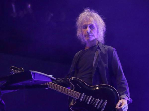 Fotografía de archivo del músico de la banda británica The Cure, Perry Bamonte, en Bogotá (Colombia).