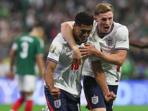 Jude Bellingham marcó dos goles para el triunfo de Inglaterra contra México.