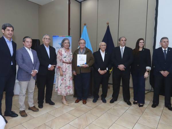 El encuentro de Valmoral reunió a representantes de instituciones públicas y privadas.