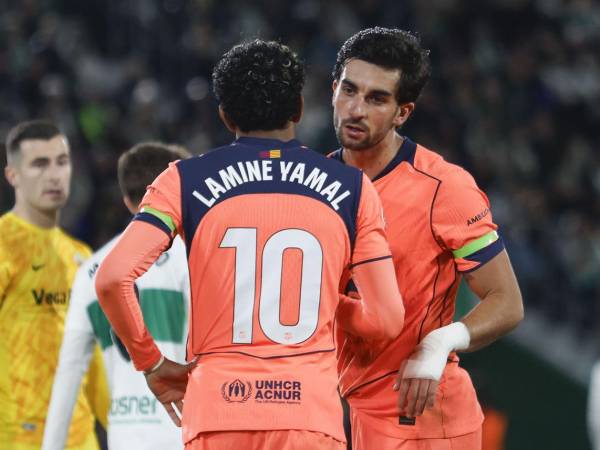 Lamine Yamal y Ferran Torres marcaron para el triunfo del Barcelona contra el Elche en la Liga Española.