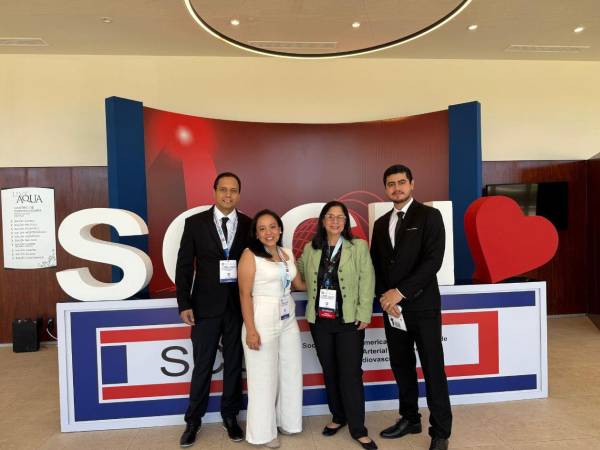 Residentes del Posgrado de Medicina Interna de la Unah-Cortés destacaron en República Dominicana al obtener el tercer lugar en una competencia académica internacional.