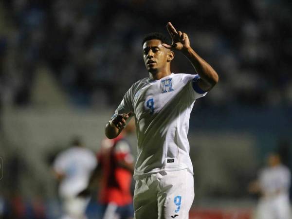 Antony “Choco” Lozano jugando con Honduras.