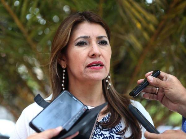 La exministra de Salud durante una entrevista cuando estaba en el cargo.
