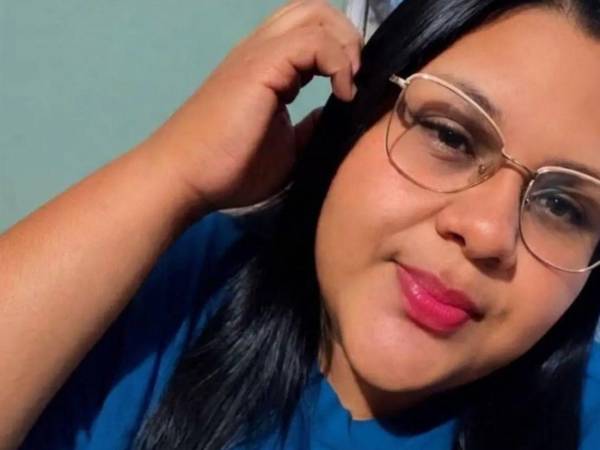 Matan a una mujer y hallan un ramo de flores cerca de su cadáver en Tegucigalpa