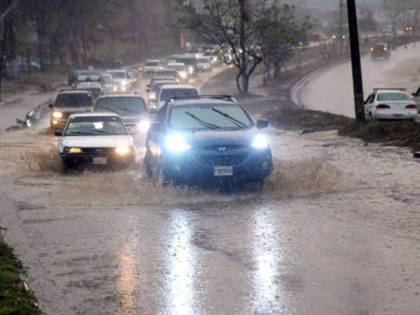 Inundaciones en el Anillo Periférico de la capital del 10 de octubre de 2025.