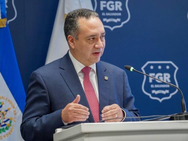 El fiscal general de El Salvador, Rodolfo Delgado, habla sobre el caso.