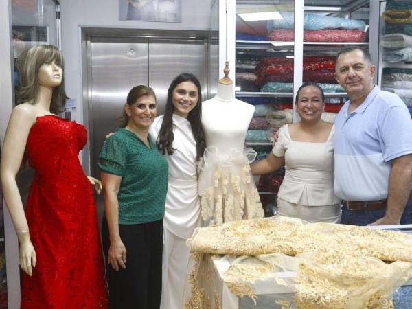 Alicia de Sikaffy, Marianne Sikaffy, Karen Maldonado y Jhonny Sikaffy.