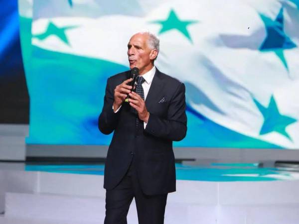 Nasry Asfura, presidente de Honduras, durante un pronunciamiento público.