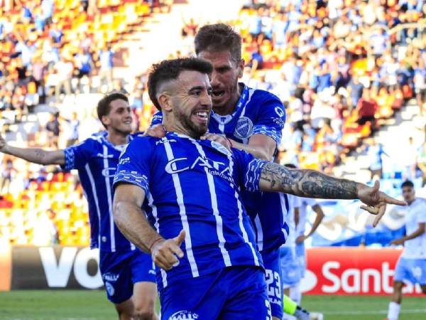 Auzmendi puso a ganar al Godoy Cruz ante el Atlético Tucumán en el futbol argentino.