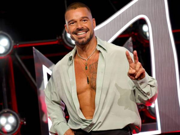 Más allá de las redes sociales, Martin mantiene un estricto <b>estilo de vida vegetariano</b> y practica una forma de yoga centrada en la respiración que aprendió en un ashram en la India.