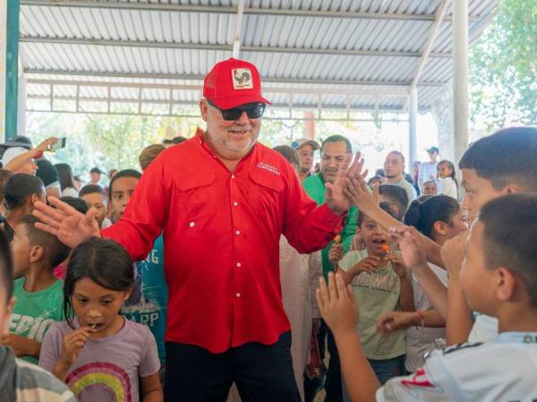 Roberto Contreras cuestiona decisión de llevar desfiles a la 105 Brigada