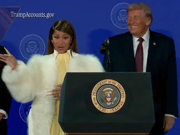 Nicki Minaj junto al presidente de Estados Unidos, Donald Trump.