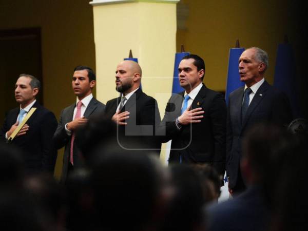 Tomás Zambrano y Nasry Asfura asistieron al traspaso de mando de Juan Diego Zelaya.